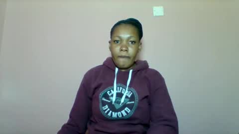 Snapshot of sexyapple2002 chatting on 09.28.25 sexyapple2002 online show from 09.28.25