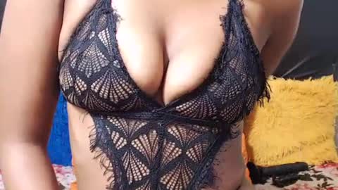 Snapshot of sexyappleass01 chatting on 08.08.26 sexyappleass01 online show from 08.08.26