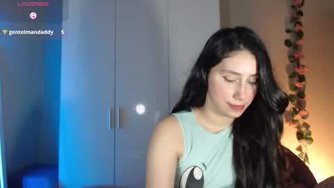 Snapshot of sexyasstime_1718 chatting on 11.20.25 Alice online show from 11.20.25