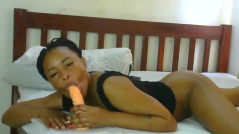 Snapshot of sexybaddie_ chatting on 02.25.26 Lisa online show from 02.25.26