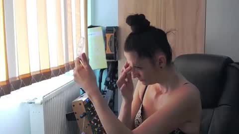Snapshot of sexybeeaa chatting on 05.26.26 SexyBea online show from 05.26.26