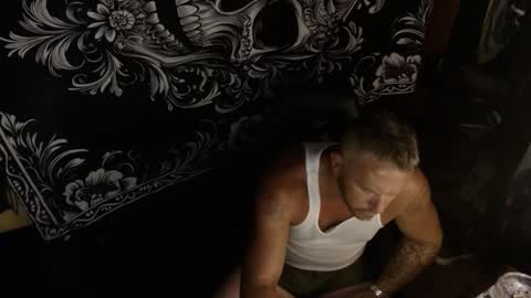 Snapshot of sexyboy_273 chatting on 09.23.25 sexyboy_273 online show from 09.23.25