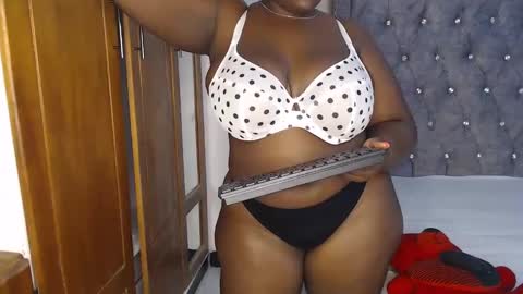 Snapshot of sexychocco_ chatting on 02.26.25 sexychocco online show from 02.26.25