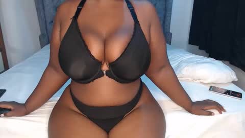 Snapshot of sexychocco_ chatting on 09.21.25 sexychocco online show from 09.21.25