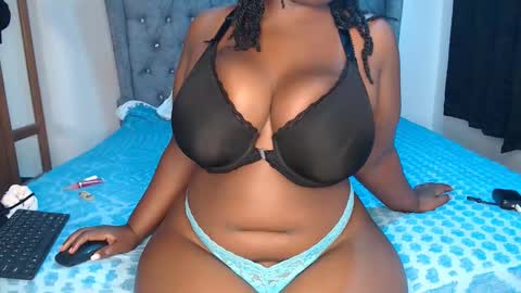 Snapshot of sexychocco_ chatting on 09.25.25 sexychocco online show from 09.25.25