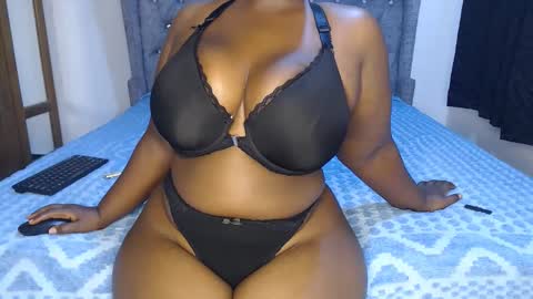 Snapshot of sexychocco_ chatting on 10.05.25 sexychocco online show from 10.05.25