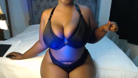 Snapshot of sexychocco_ chatting on 10.26.25 sexychocco online show from 10.26.25