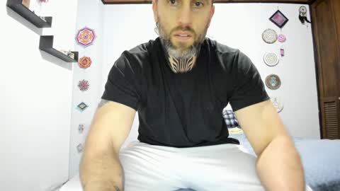 Snapshot of sexycolombian2022 chatting on 01.05.25 Antonioylola online show from 01.05.25