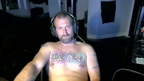 Snapshot of sexydaddy115851 chatting on 12.16.25 Jasyn online show from 12.16.25