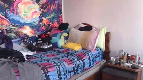 Snapshot of sexydarkhunter2 chatting on 12.16.25 Mike online show from 12.16.25