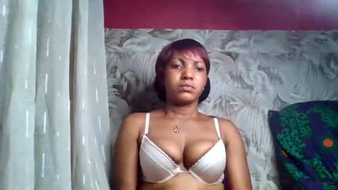 Snapshot of sexydoll32 chatting on 06.22.26 sexydoll32 online show from 06.22.26