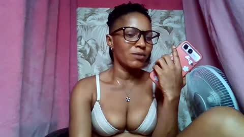 Snapshot of sexydoll32 chatting on 07.12.26 sexydoll32 online show from 07.12.26