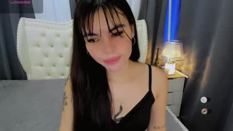 Snapshot of sexydollfox chatting on 02.18.25 sexydollfox online show from 02.18.25