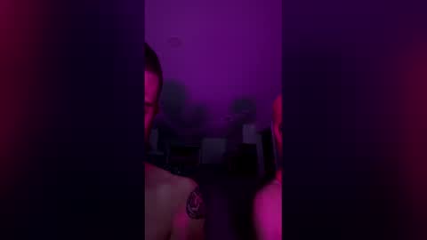 Snapshot of sexyduowildnfree chatting on 03.25.26 sexyduowildnfree online show from 03.25.26