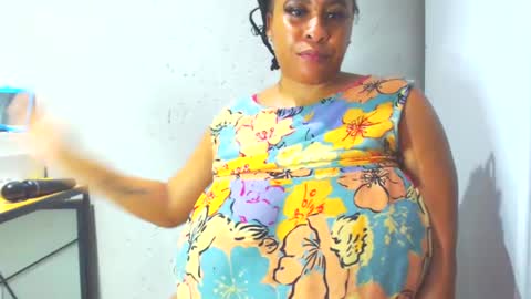 Snapshot of sexyebonylove89 chatting on 01.15.25 sexyebonylove89 online show from 01.15.25