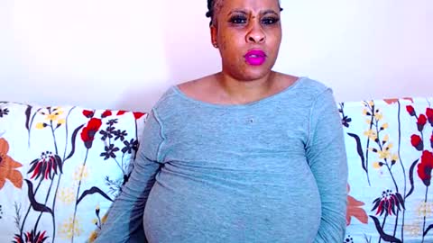 Snapshot of sexyebonylove89 chatting on 12.15.25 sexyebonylove89 online show from 12.15.25