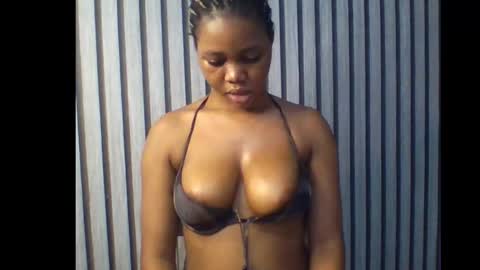 Snapshot of sexyeye368293 chatting on 11.16.25 sexyeye368293 online show from 11.16.25