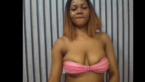 Snapshot of sexyeye368293 chatting on 12.16.25 sexyeye368293 online show from 12.16.25