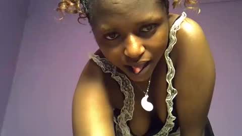 Snapshot of sexyfassy chatting on 09.30.25 faisy online show from 09.30.25