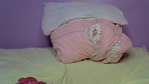 Snapshot of sexyfassy chatting on 10.01.25 faisy online show from 10.01.25