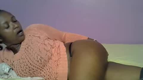 Snapshot of sexyfassy chatting on 10.28.25 faisy online show from 10.28.25