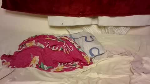 Snapshot of sexyfassy chatting on 12.04.25 faisy online show from 12.04.25