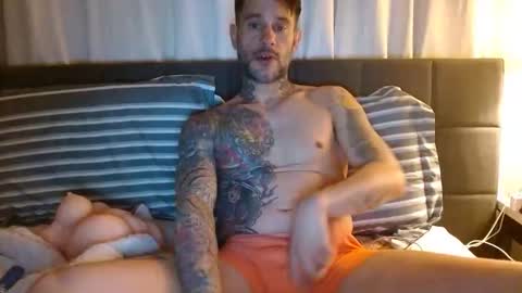 Snapshot of sexyfitdaddy chatting on 04.07.26 Sexy Fit Daddy online show from 04.07.26