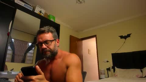 Snapshot of sexyflightz chatting on 10.29.25 chris online show from 10.29.25
