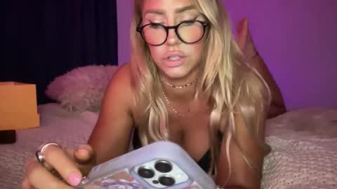 Ashley Love online show from 10.25.25