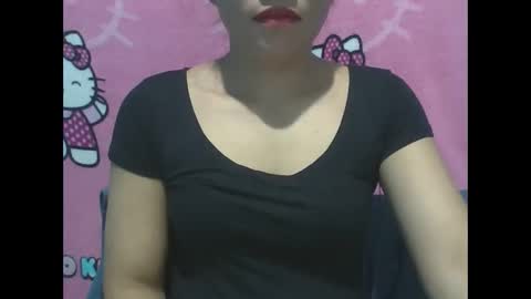 Snapshot of sexyhotmom_25 chatting on 01.10.26 rose online show from 01.10.26