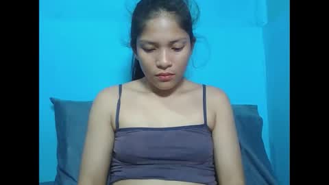 Snapshot of sexyhotmom_25 chatting on 03.28.26 rose online show from 03.28.26