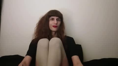 Snapshot of sexyirishcat chatting on 10.11.25 elsathedarlin online show from 10.11.25