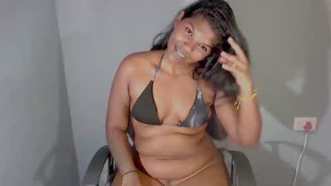 Snapshot of sexykitten147 chatting on 01.04.25 SexyKitten147 online show from 01.04.25