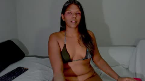 Snapshot of sexykitten147 chatting on 03.10.25 SexyKitten147 online show from 03.10.25