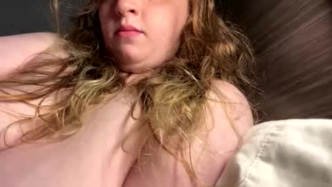 Snapshot of sexykitten2519535 chatting on 11.17.25 sexykitten2519535 online show from 11.17.25