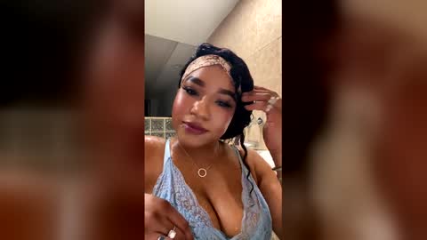 Snapshot of sexylatincouple chatting on 02.25.26 SEXYLATINCOUPLE online show from 02.25.26