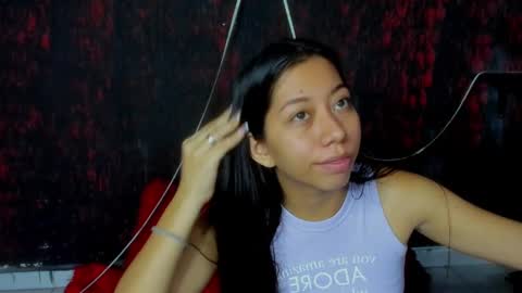 Snapshot of sexylaurita4u chatting on 12.28.24 laura online show from 12.28.24