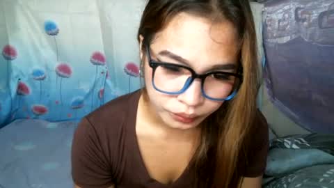 Snapshot of sexylaylia chatting on 06.20.26 Laylia3 online show from 06.20.26
