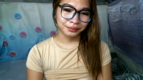 Snapshot of sexylaylia chatting on 06.21.26 Laylia3 online show from 06.21.26
