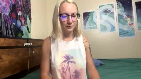 Snapshot of sexylexie93 chatting on 10.15.25 sexylexie93 online show from 10.15.25