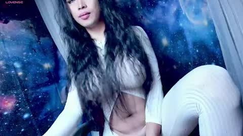 Snapshot of sexylongcockbunny chatting on 10.28.25 April online show from 10.28.25