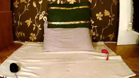 Snapshot of sexymayagold chatting on 12.05.25 Squirty Maya Gold online show from 12.05.25