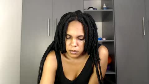 Snapshot of sexymia06 chatting on 06.26.26 Melina online show from 06.26.26