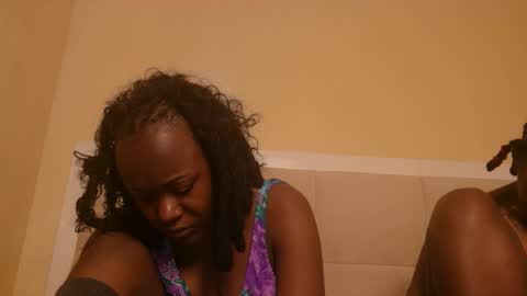 Snapshot of sexymia56 chatting on 09.30.25 Miss mia online show from 09.30.25