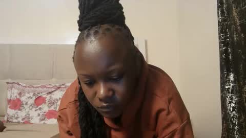 Snapshot of sexymia56 chatting on 10.06.25 Miss mia online show from 10.06.25