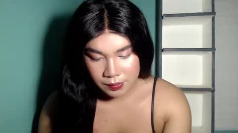 Snapshot of sexymika_xoxo chatting on 11.08.25 Mika online show from 11.08.25