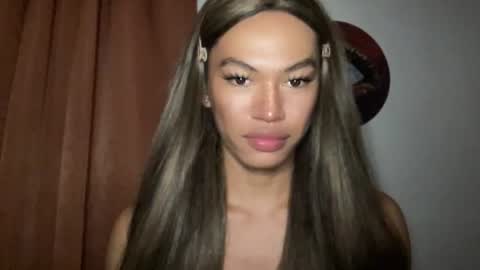Snapshot of sexynakedweapon chatting on 05.30.26 LIEZEL online show from 05.30.26