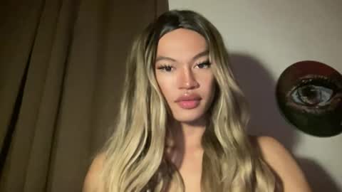 Snapshot of sexynakedweapon chatting on 06.11.26 LIEZEL online show from 06.11.26