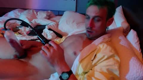 Snapshot of sexypossum chatting on 02.14.25 Possum online show from 02.14.25