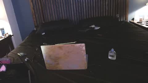 Snapshot of sexypossum chatting on 09.15.25 Possum online show from 09.15.25